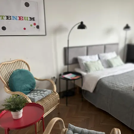 Solec By The River By Bookinghost * ワルシャワ