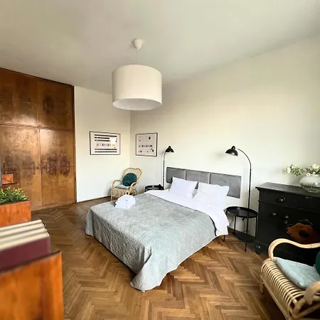 Solec By The River Apartament *